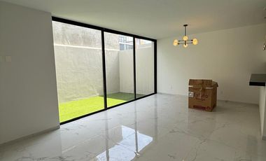 CASA NUEVA  DE LUJO EN VENTA EN CAPITAL NORTE COTO ALICANTE
