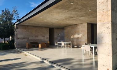 CASA NUEVA  DE LUJO EN VENTA EN CAPITAL NORTE COTO ALICANTE