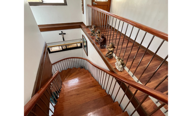 FOR LEASE: 5-Bedroom Single-Family House in San Lorenzo, Makati City