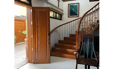 FOR LEASE: 5-Bedroom Single-Family House in San Lorenzo, Makati City