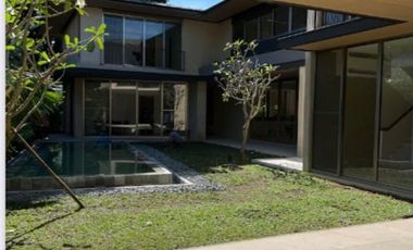 2 Storey House with Infinity edge pool in📍 Ayala Alabang Village, Muntinlupa City 🏡