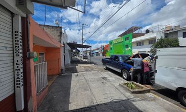 CASA HABITACIÓN EN VENTA en: Av. Artesanos No. 3672 Col. San Miguel de Huentitan, Guadalajara, Jal.