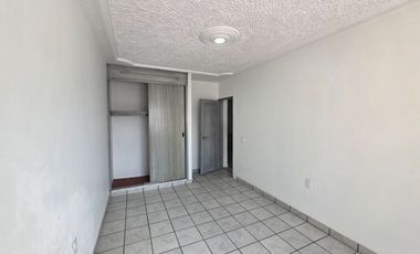 CASA HABITACIÓN EN VENTA EN: Genaro Vega Salazar No. 2518 Col. Heliodoro Hernández Loza, Guadalajara, Jal.