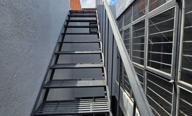 CASA HABITACIÓN EN VENTA EN: Genaro Vega Salazar No. 2518 Col. Heliodoro Hernández Loza, Guadalajara, Jal.