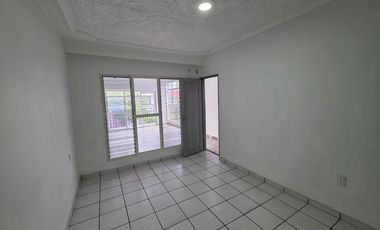 CASA HABITACIÓN EN VENTA EN: Genaro Vega Salazar No. 2518 Col. Heliodoro Hernández Loza, Guadalajara, Jal.