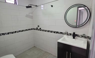 CASA HABITACIÓN EN VENTA EN: Genaro Vega Salazar No. 2518 Col. Heliodoro Hernández Loza, Guadalajara, Jal.