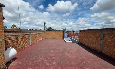 CASA HABITACIÓN EN VENTA EN: Genaro Vega Salazar No. 2518 Col. Heliodoro Hernández Loza, Guadalajara, Jal.