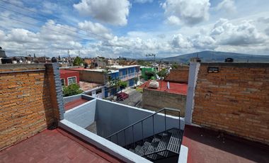 CASA HABITACIÓN EN VENTA EN: Genaro Vega Salazar No. 2518 Col. Heliodoro Hernández Loza, Guadalajara, Jal.