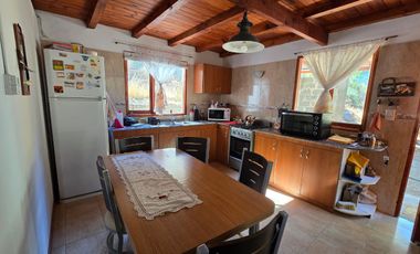 CASA CON AMPLIO TERRENO EN ESQUEL, CHUBUT