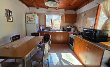 CASA CON AMPLIO TERRENO EN ESQUEL, CHUBUT