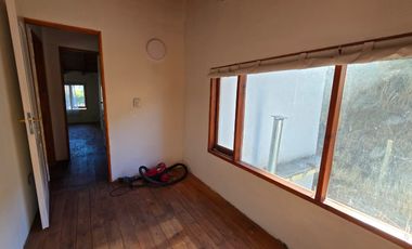 CASA CON AMPLIO TERRENO EN ESQUEL, CHUBUT
