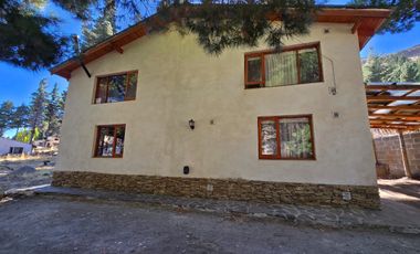 CASA CON AMPLIO TERRENO EN ESQUEL, CHUBUT