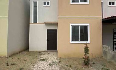 Venta de casa a estrenar  Urbanización Paseo de Sol vía a la costa