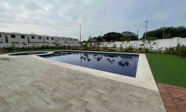 Venta de casa a estrenar  Urbanización Paseo de Sol vía a la costa