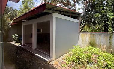 MODERN HOUSE AND LOT