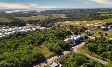 LOS ROBLES Y LOPEZ JORDAN