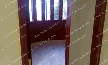 Venta de casa pequeña en conjunto cerrado El Milagro