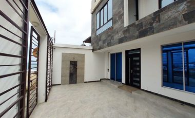 casa con piscina de venta en crucita manabi ar