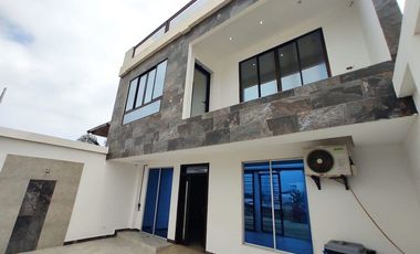 casa con piscina de venta en crucita manabi ar