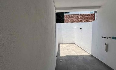 HERMOSA CASA EN VENTA CEMENTERA