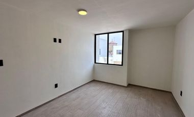 Casa en Venta en Priv. Cimera a 5 min de Villamagna