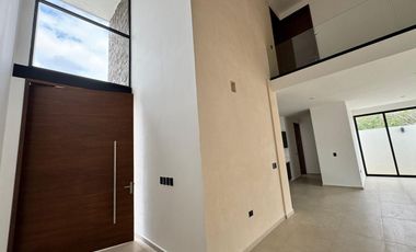 CASA EN VENTA MERIDA, ZONA CPUNTRY, PRIVADA PROVINCIA CON CAMPO DE GOLF, ENTREGA INMEDIATA. VENTA