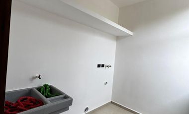 CASA EN VENTA MERIDA, ZONA CPUNTRY, PRIVADA PROVINCIA CON CAMPO DE GOLF, ENTREGA INMEDIATA. VENTA