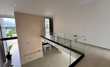 CASA EN VENTA MERIDA, ZONA CPUNTRY, PRIVADA PROVINCIA CON CAMPO DE GOLF, ENTREGA INMEDIATA. VENTA