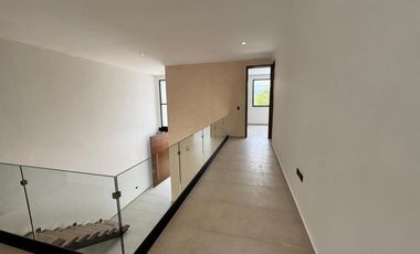 CASA EN VENTA MERIDA, ZONA CPUNTRY, PRIVADA PROVINCIA CON CAMPO DE GOLF, ENTREGA INMEDIATA. VENTA