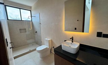 CASA EN VENTA MERIDA, ZONA CPUNTRY, PRIVADA PROVINCIA CON CAMPO DE GOLF, ENTREGA INMEDIATA. VENTA