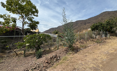 Terreno en San Juan Cosala con vista a la laguna. en El Limon
