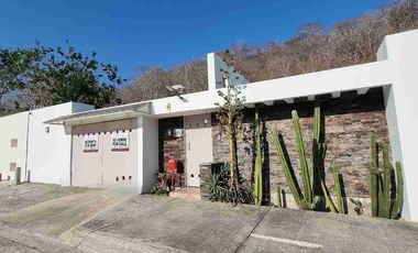 CASA EN VENTA A MINUTOS DEL MAR EN BAHIAS DE HUATULCO, OAXACA