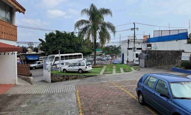 Inversionistas, Plaza Comercial en funcionamiento.