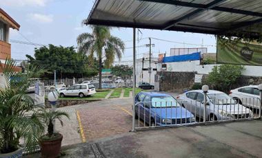 Inversionistas, Plaza Comercial en funcionamiento.