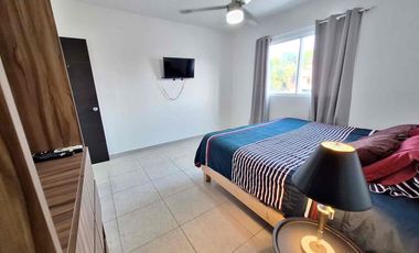 Renta de Departamento Totalmente Amueblado en 1er Nivel Condominio Liverte, con Seguridad 24/7 y 3 Albercas en Área Común