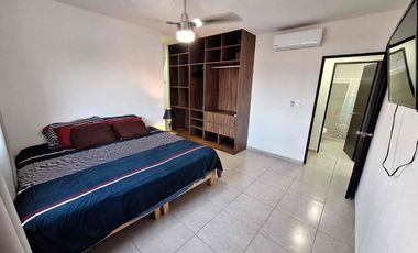 Renta de Departamento Totalmente Amueblado en 1er Nivel Condominio Liverte, con Seguridad 24/7 y 3 Albercas en Área Común