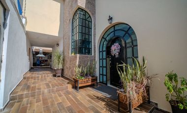 Casa de 5 recámaras en venta en lomas independencia