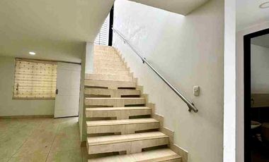 Venta de Hermosa casa de 2 pisos al oriente de Neiva, en barrio Prado alto