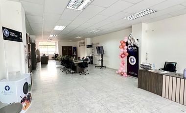 En Venta Local Comercial Sector Av Gonzalez Suarez