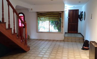 Castelar Norte - Venta - Chalet 7 Ambientes