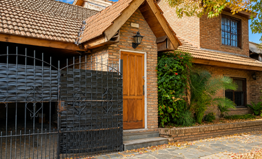 Castelar Norte - Venta - Chalet 7 Ambientes