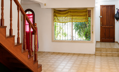 Castelar Norte - Venta - Chalet 7 Ambientes