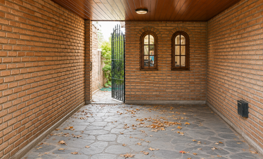 Castelar Norte - Venta - Chalet 7 Ambientes