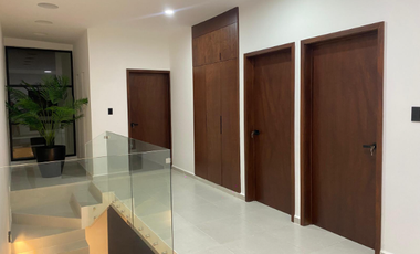 ¡VENDO CASA CON EXCELENTES ACABADOS Y TOTALMENTE EQUIPADA!