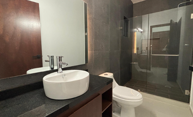 ¡VENDO CASA CON EXCELENTES ACABADOS Y TOTALMENTE EQUIPADA!