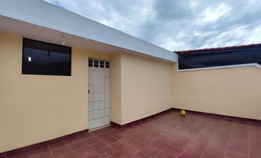 CASA DE VENTA EN SAN ANTONIO ( MITAD DEL MUNDO)