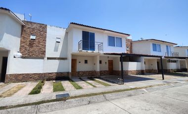 Casa en venta en Villas Paradiso, Puerto Vallarta, seguridad y alberca