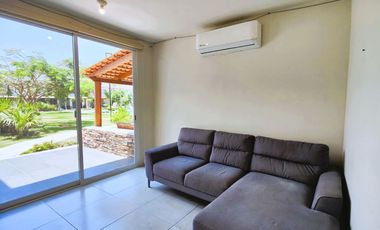 Casa en venta en Villas Paradiso, Puerto Vallarta, seguridad y alberca