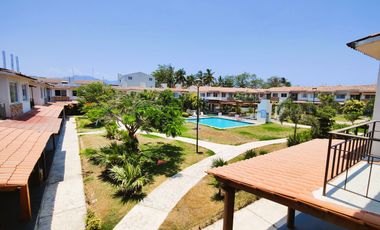 Casa en venta en Villas Paradiso, Puerto Vallarta, seguridad y alberca