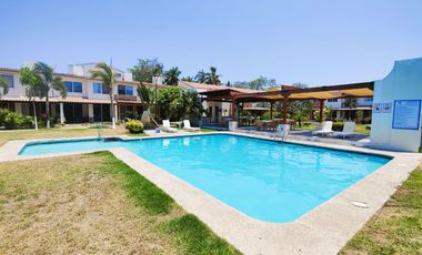 Casa en venta en Villas Paradiso, Puerto Vallarta, seguridad y alberca